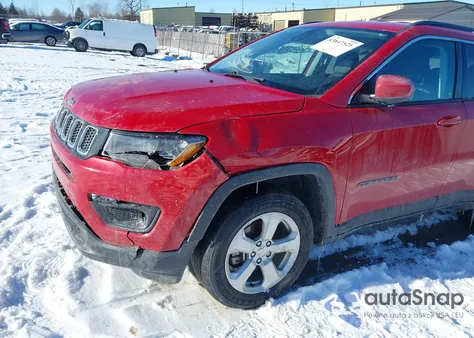 2018 Jeep Compass Latitude 4X4 z USA, uszkodzony, nr VIN 3C4NJDBB8JT355866